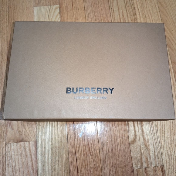 NEW BURBERRY BROADBROOK LOAFERS WITH STUDS - Picture 10 of 16